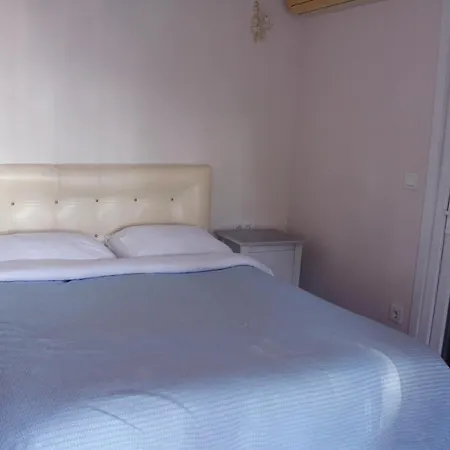Nizam Butik Bueyuekada אדאלר
