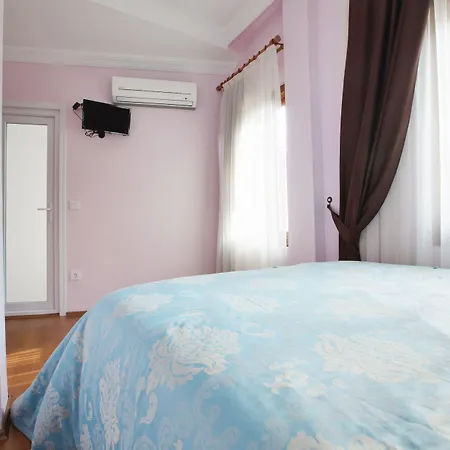 מלון Nizam Butik Bueyuekada 3*