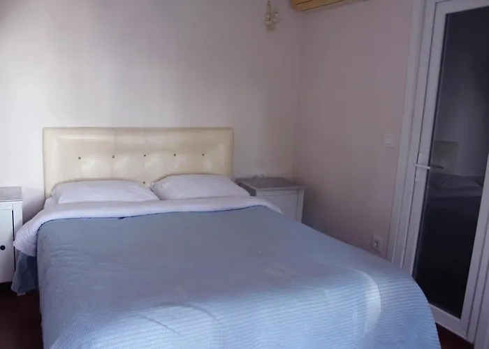 Nizam Butik Bueyuekada Adalar