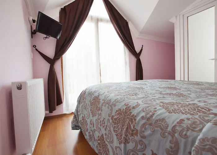 Nizam Butik Bueyuekada Adalar